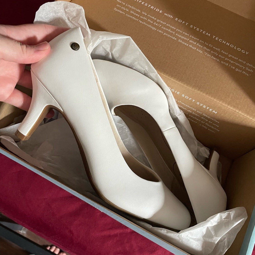 Life Stride Women's Cream Heels